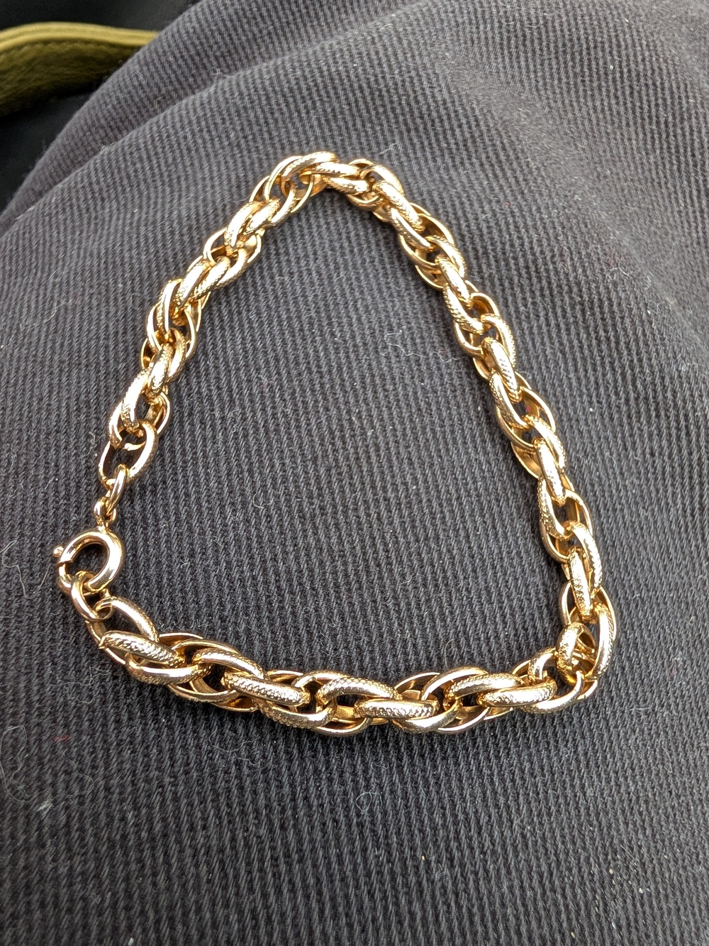 Gold-Tone Women's Rope Link Bracelet - Elegant Chain Jewelry